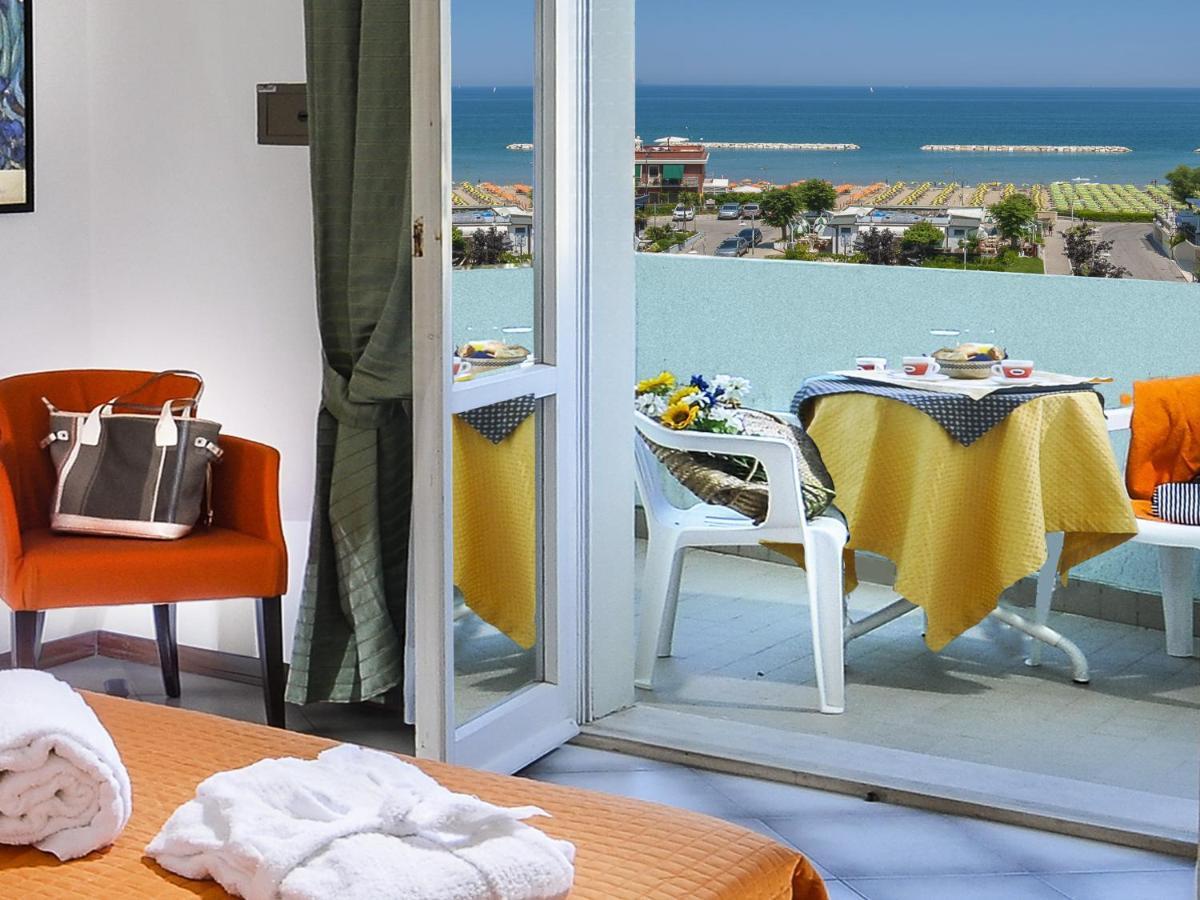 Hotel Losanna Gabicce Mare Exterior foto