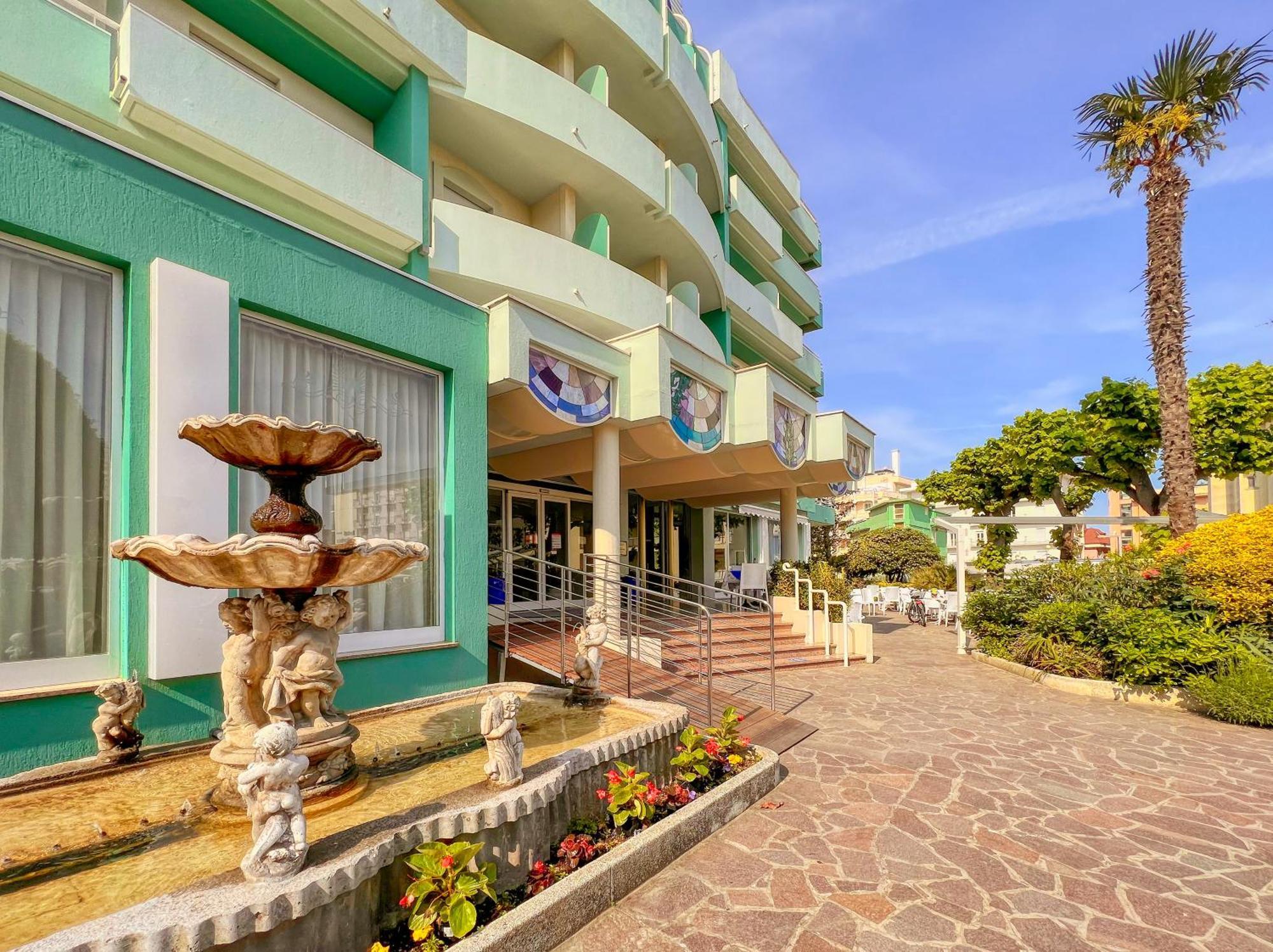 Hotel Losanna Gabicce Mare Exterior foto
