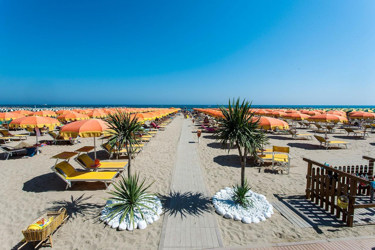 Hotel Losanna Gabicce Mare Exterior foto